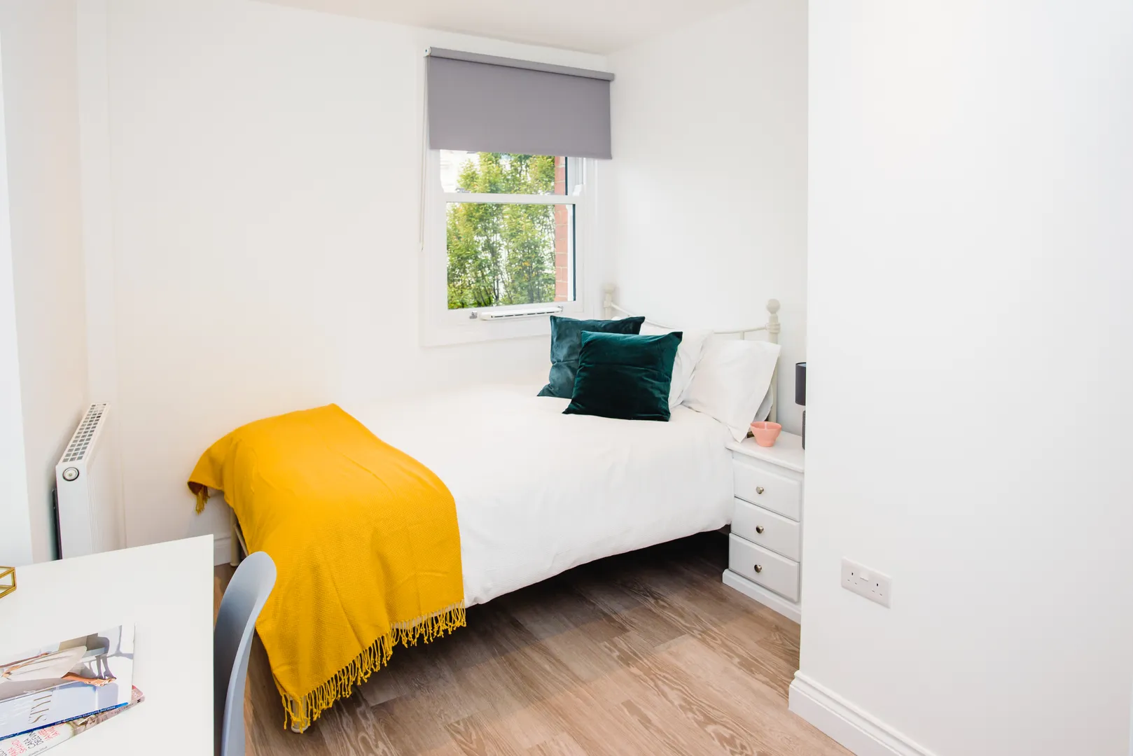 Flat E, 25 Lister Gate - Luxury 5 Bed City Centre Apartment - Image 11